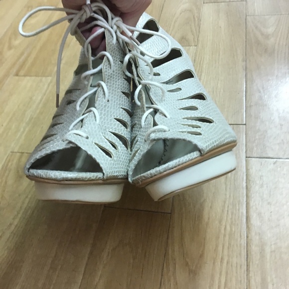 NWOT WET SEAL Heels - Picture 5 of 10